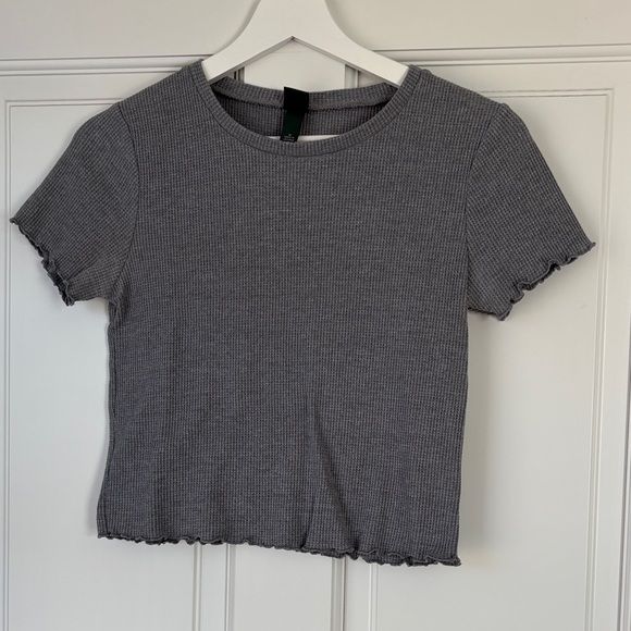wild fable Tops - Target Wild Fable Charcoal Ribbed Lettuce Hem Crop Top medium